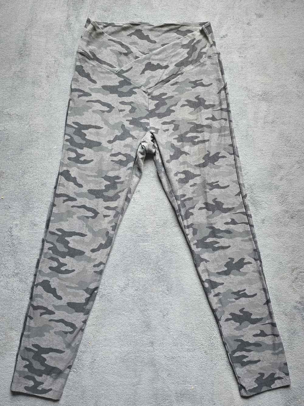 PINK Victoria's Secret Gray Camo Kids Leggings